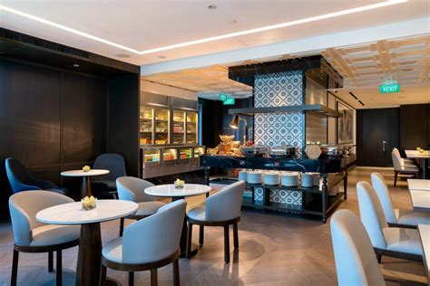 boutique hotels  singapore  club lounge perks    day