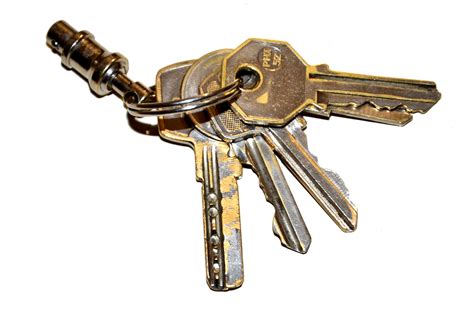 images chain keychain brass set  keys