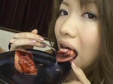 kinky amateur girls eating their food with cum pichunter