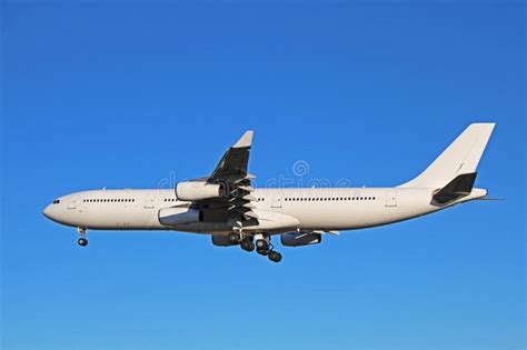 airbus    generic white livery side profile stock image