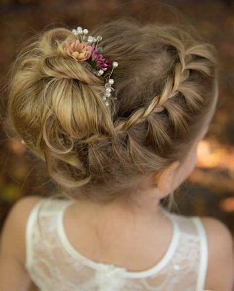 35 cute and fancy flower girl hairstyles for every wedding