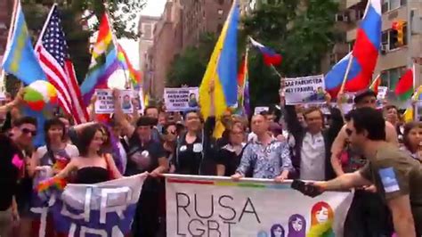 Гей парад в Нью Йорке gay pride new york 2015 w rusa lgbt youtube