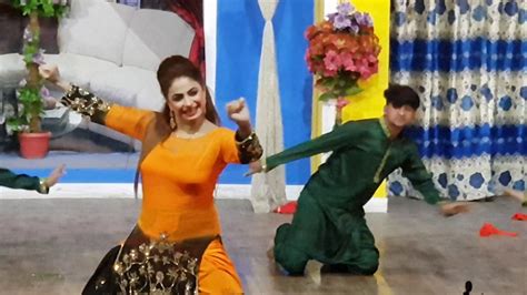 Nida Chaudhary Mujra Dance Sexy Stage Dance Youtube