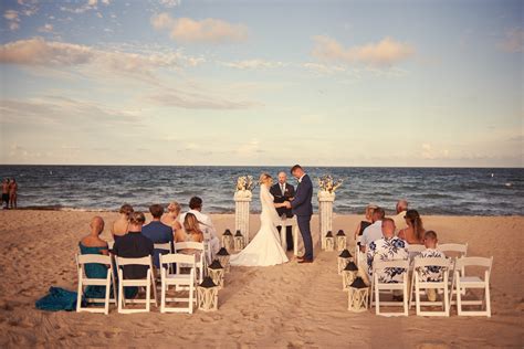 plunge beach resort wedding bells and seashells3 wedding