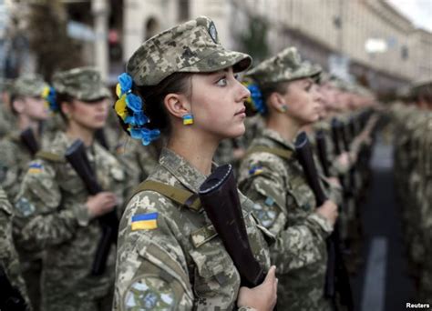 ukrainian women at war from women s sotnya to invisible battalion