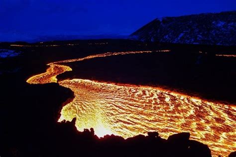 The World S Coolest Pictures Of Volcano Eruptions