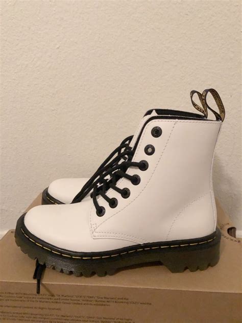 brand   martens  flaws   box  worn  classic  durable boot