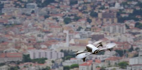 attesa del drone anafi nei negozi parrot aggiorna il firmware del bebop   del disco