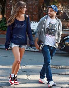 jerry ferrara steps out for lunch with girlfriend breanne racano daily mail online