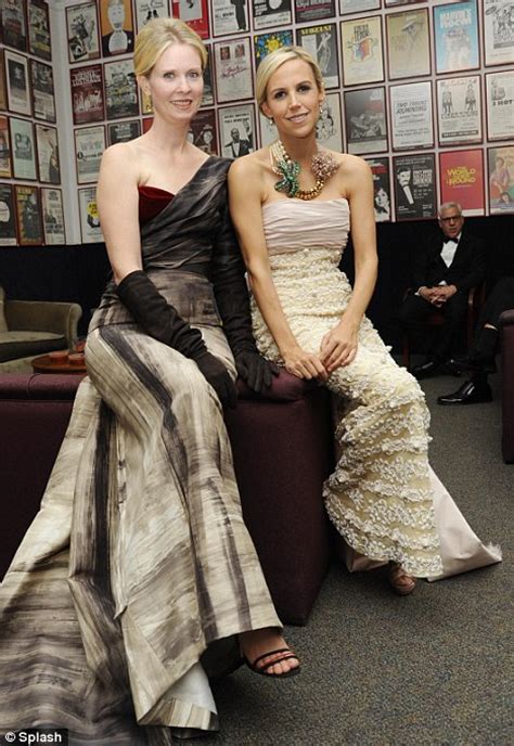 Sex In The City S Cynthia Nixon Pairs Beautiful Gown With