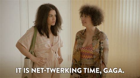 Season 4 Florida  By Broad City Find And Share On Giphy
