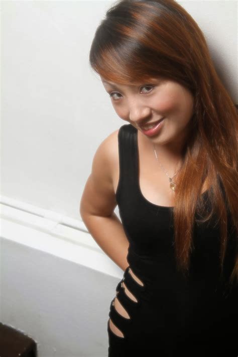 independent prc escort in singapore former model turns milf clueview