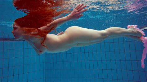 Redhead Simonna Showing Her Body Underwater Free Porn Bc