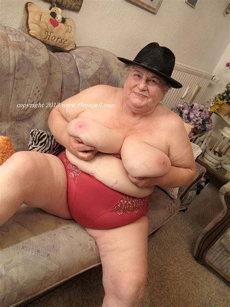 busty naked old woman have fun pichunter