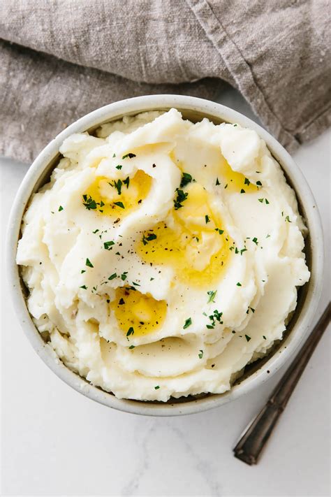 Classic Creamy Mashed Potatoes Downshiftology