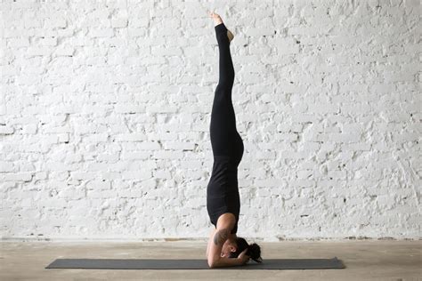 supported headstand sirsasana   benefits lessonscom