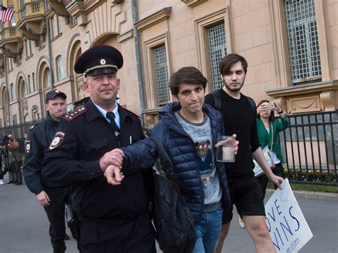 gay couple arrested in russia after expressing solidarity