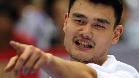 chinese nba hero yao ming   inducted  basketball hall  fame gold coast bulletin