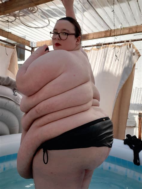 Ssbbw Hot Tub Belly Play And Body Show Off Ssbbw Ladybrads Clips4sale