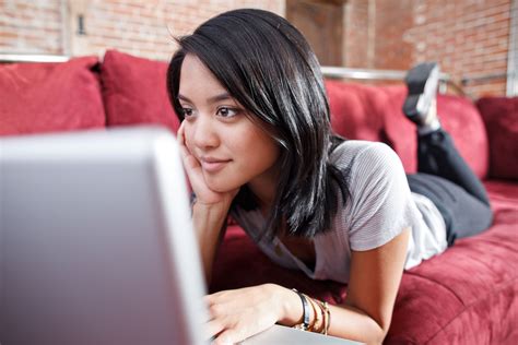 should you allow your teen to date online