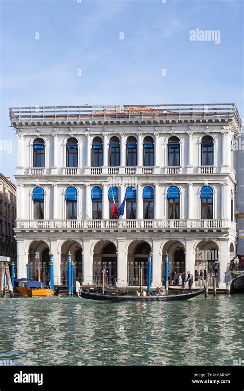 palazzo dolfin  res stock photography  images alamy