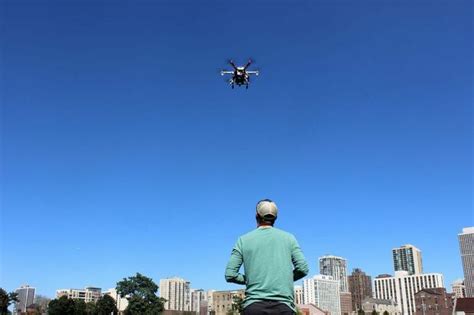 drones  chicago  hobbyists hovering  laws   catch  river north chicago
