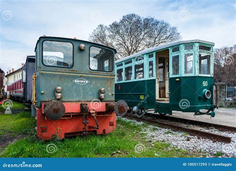 triest italien alte lokomotive und tram im eisenbahn museum