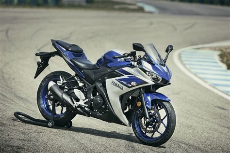 yamaha yzf  launched  india  abs  offer priced rs  lakh