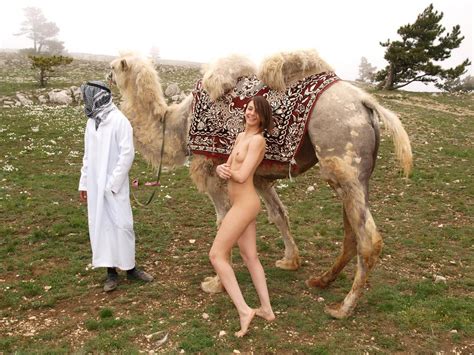 naked calla a on the camel russian sexy girls