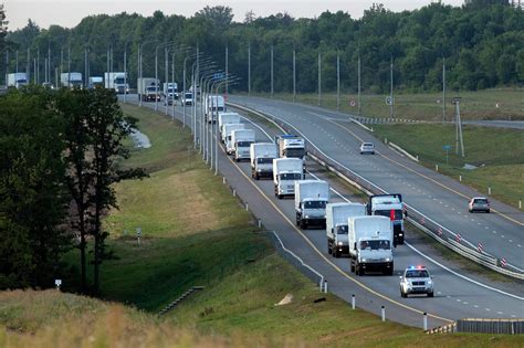 russian convoy carrying aid  ukraine  dogged  suspicion   york times
