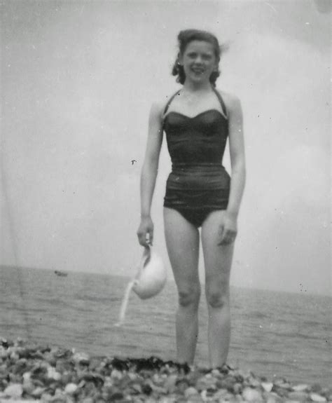 27 vintage snapshots of sexy women from the 1940s ~ vintage everyday