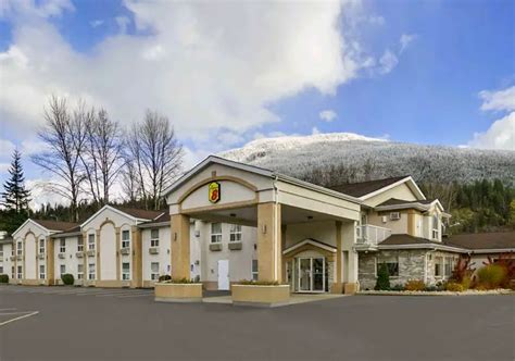 revelstoke accommodation hotels motels bed  breakfasts