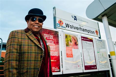 the jackson 5 s tito jackson is now a wolves fan with pictures and