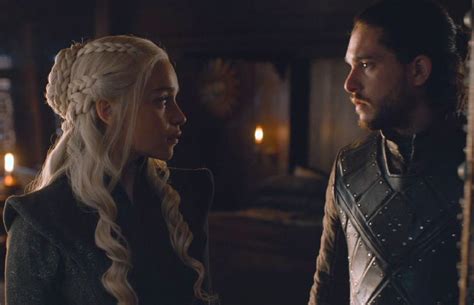 la escena romántica de jon snow y daenerys targaryen es de hecho un poco retorcida