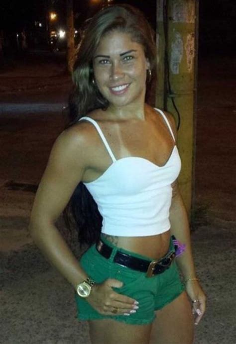 brazilian street cleaner offered modeling job after these pictures hit