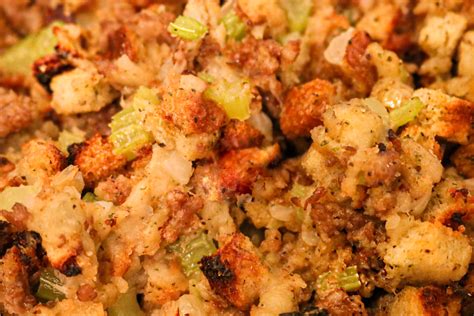 easy thanksgiving sausage stuffing simply dellicious