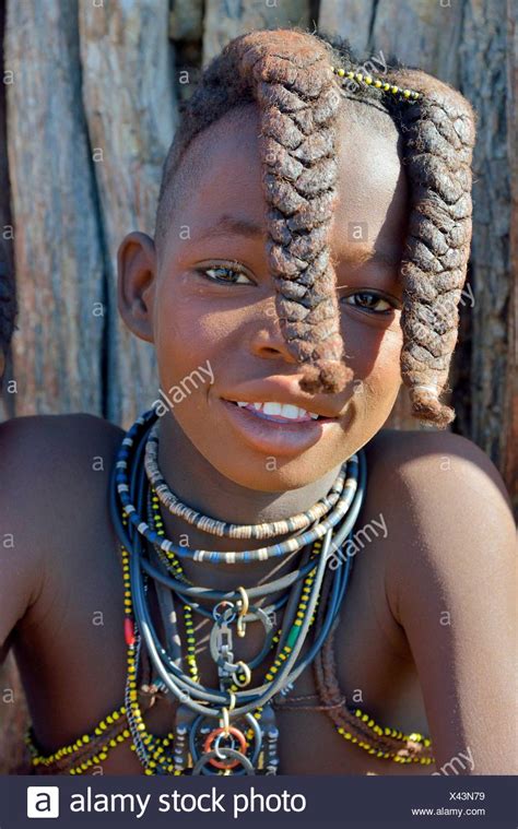 Himba Girls Stockfotos Und Bilder Kaufen Seite 2 Alamy