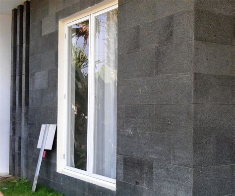 dinding batu alam  interior rumah minimalis