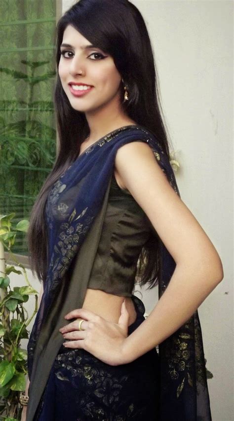 desi azad kashmir pretty girls in black saree full hd photos beautiful desi sexy girls hot