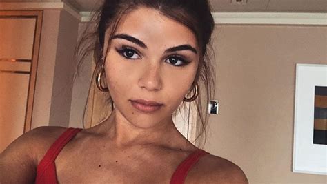 7 things you need to know about olivia jade lori loughlin s daughter