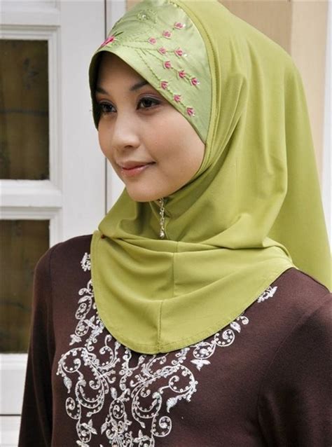 hijab street fashion style is energy hijab 2021