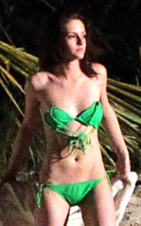 Kristen Stewart In A Bikini With Rob Pattinson Filming In