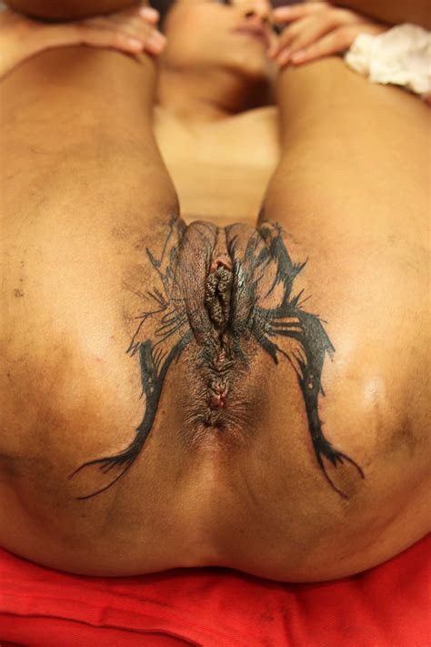 tattoo vagina nude porn pictures
