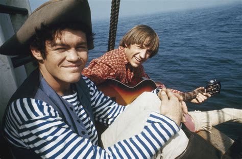 micky dolenz performs  monkees im   steppin stone   concert