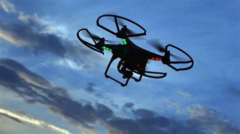 police warn voyeur  drone  spy  women  high apartment windows  orlando fox wghp