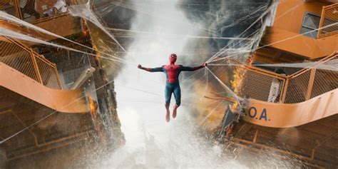 the hilarious reason one spider man homecoming scene had to be recut