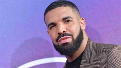 Watch Drake’s Son Appears Onstage With Him At Billboard Music Awards