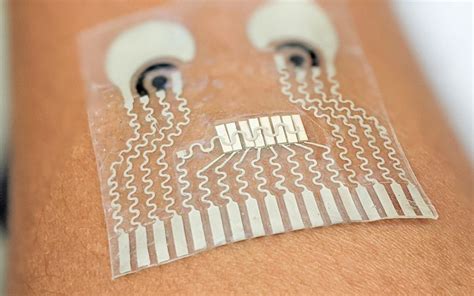skin patch brings  closer  wearable    health monitor