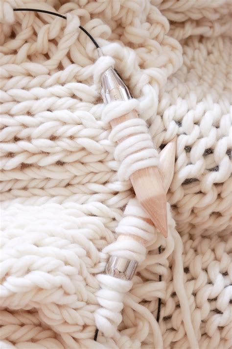 diy chunky knit blanket tutorials  cottage market