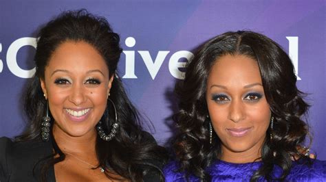 this is amazing sister sister star tamera mowry housley tries twin